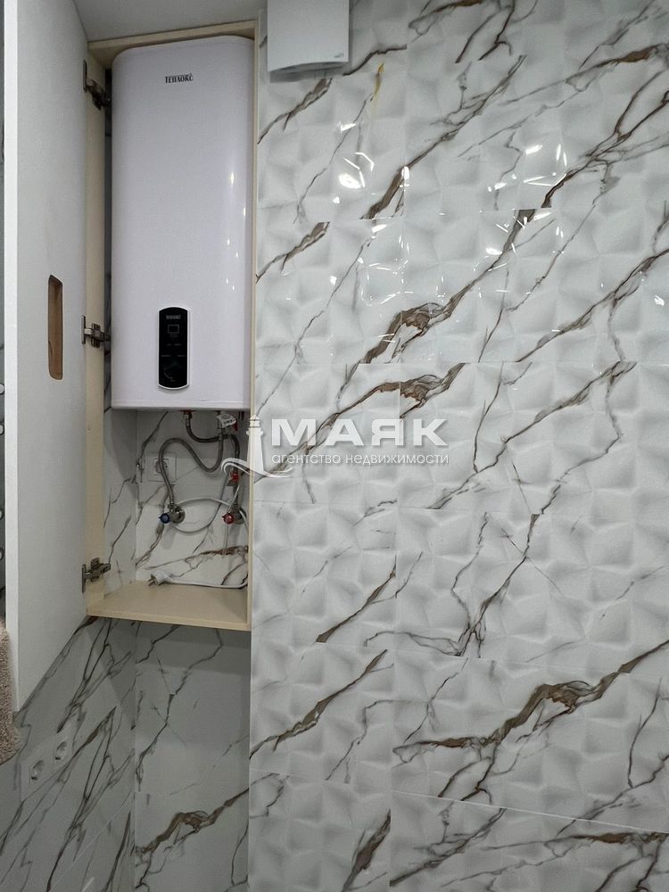 2-к. квартира 70.8 кв.м, 2/14