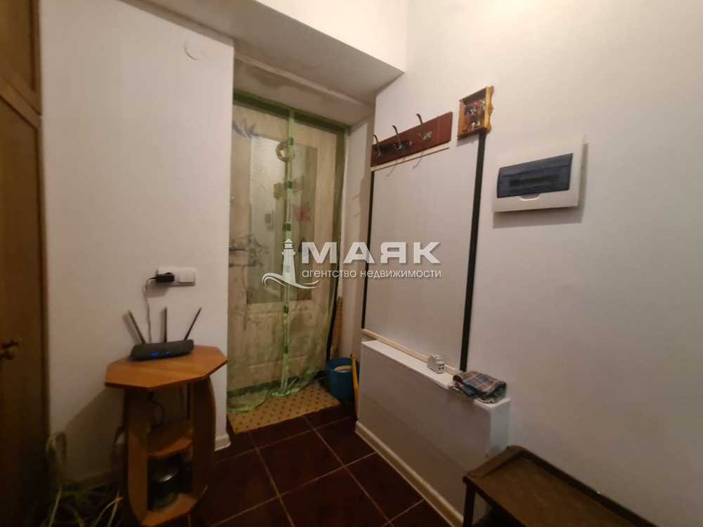 2-к. квартира 46 кв.м, цоколь/5