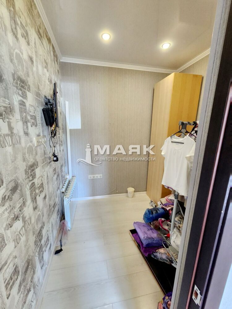 1-к. квартира 40.3 кв.м, 1/8