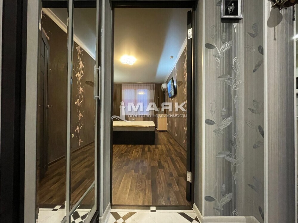 1-к. квартира 43 кв.м, 2/17