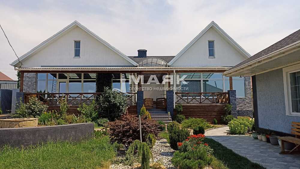 Дом 248 кв.м на участке 22 сот