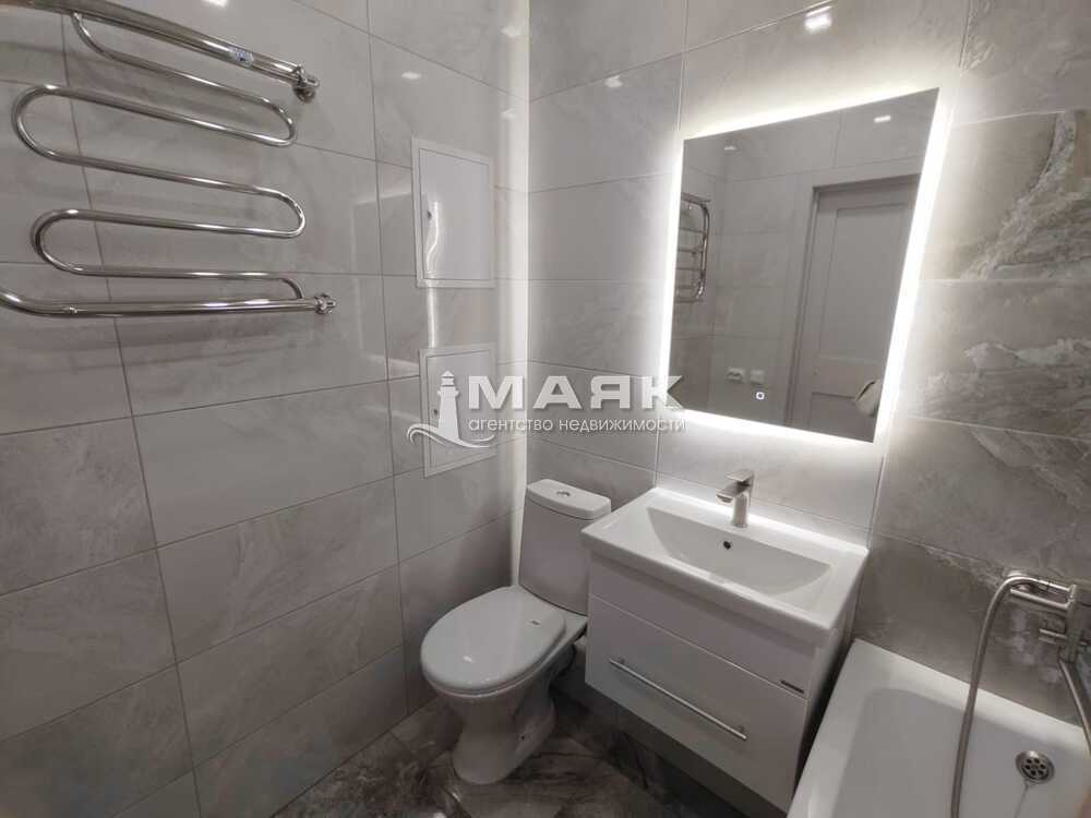 2-к. квартира 42 кв.м, 8/14