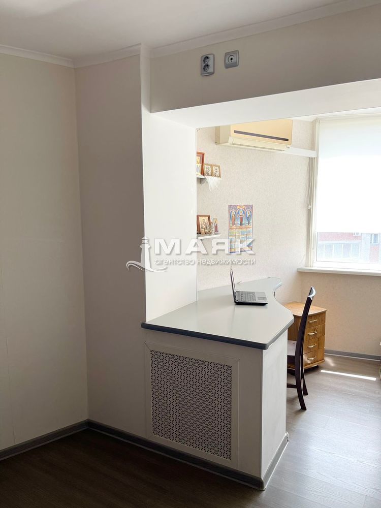 3-к. квартира 110.7 кв.м, 6/8