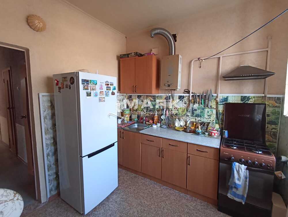 3-к. квартира 72.2 кв.м, 2/2