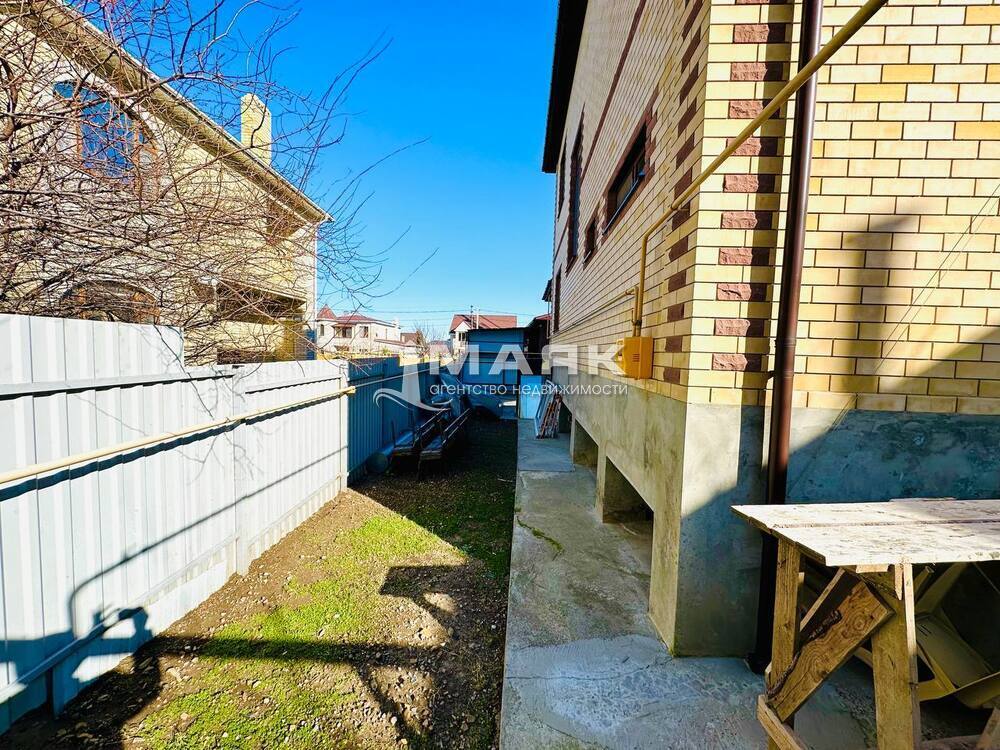 Дом 260 кв.м на участке 4 сот