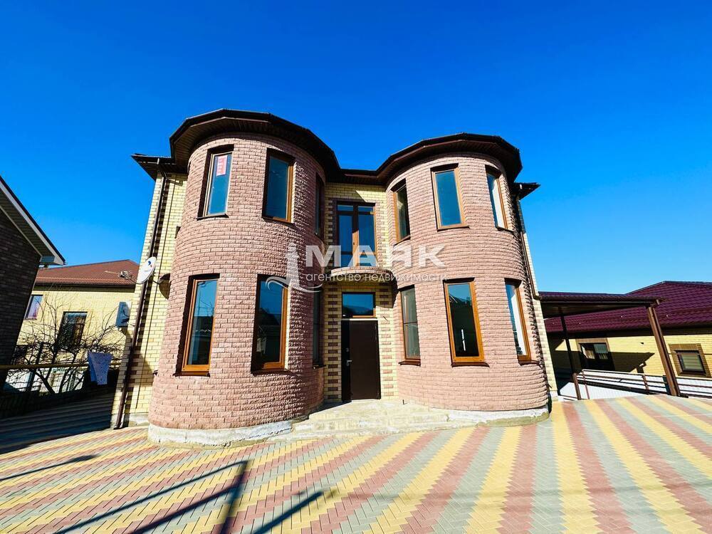 Дом 260 кв.м на участке 4 сот