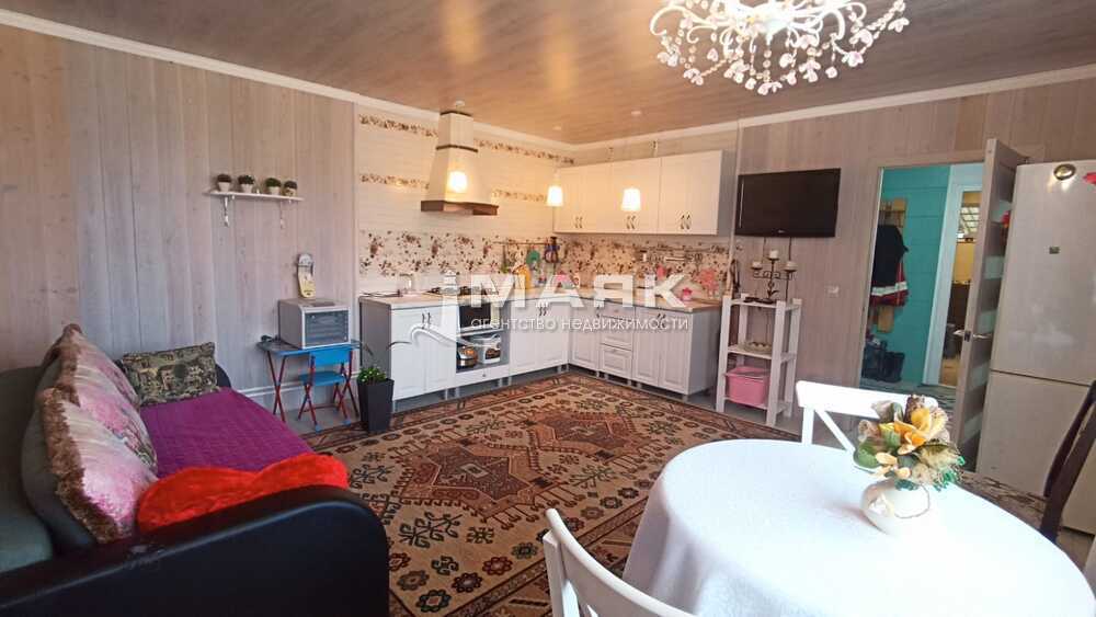 Дом 248 кв.м на участке 22 сот