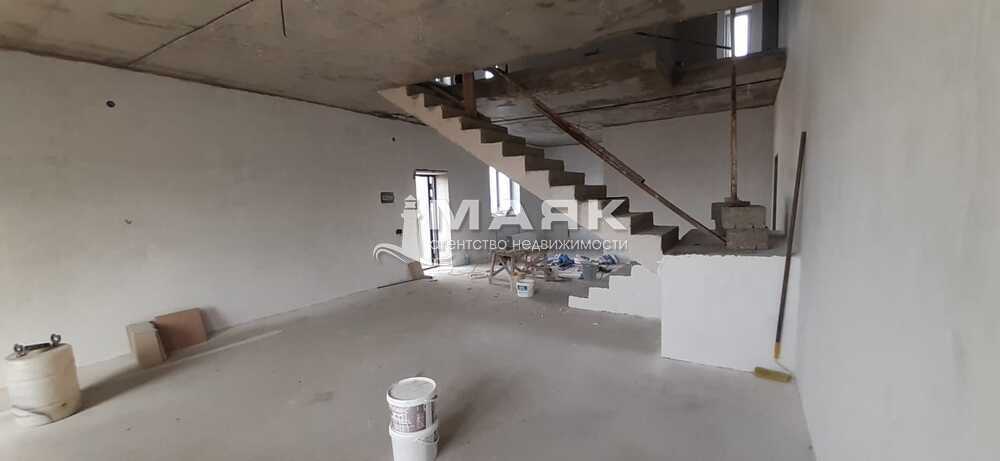 Дом 485.4 кв.м на участке 9.5 сот