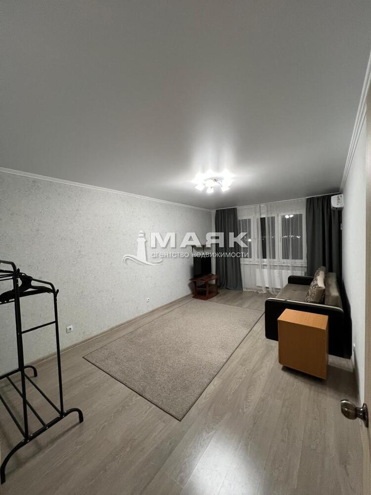 2-к. квартира 65 кв.м, 4/16