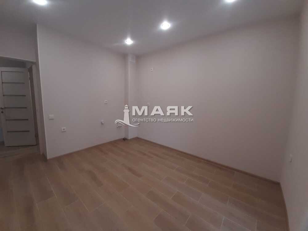 1-к. квартира 42 кв.м, 8/14