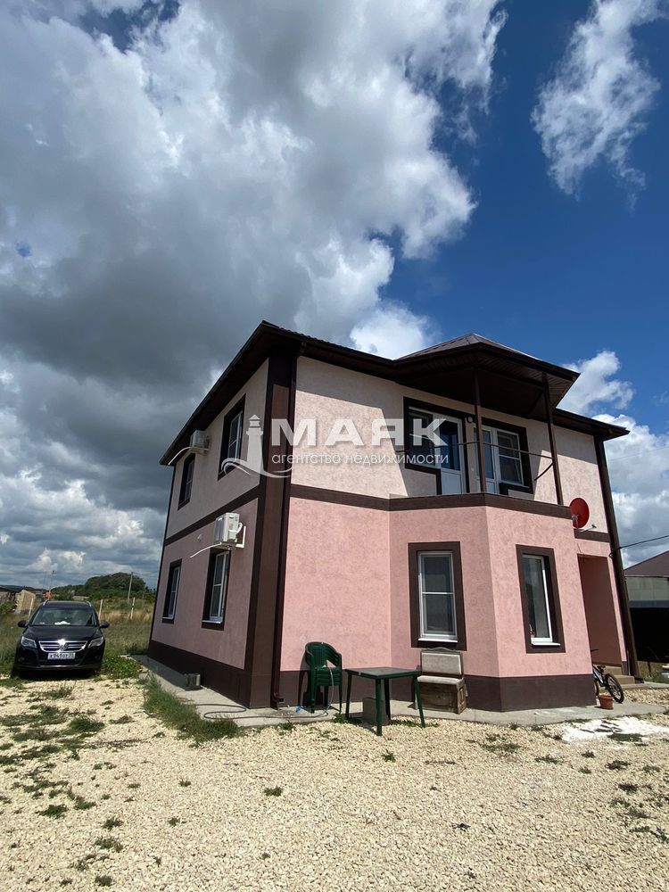 Дом 145 кв.м на участке 10 сот