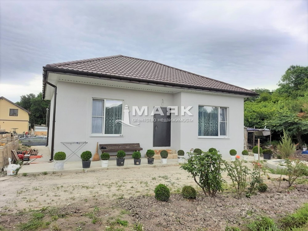 Дом 72.4 кв.м на участке 6.4 сот