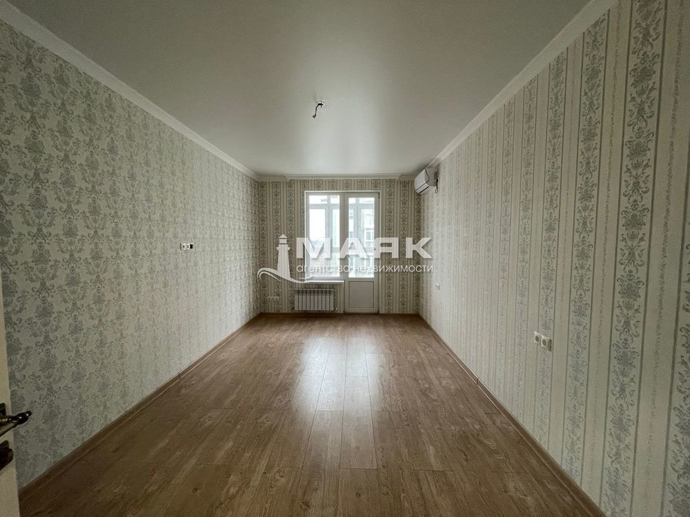 3-к. квартира 86.3 кв.м, 4/8