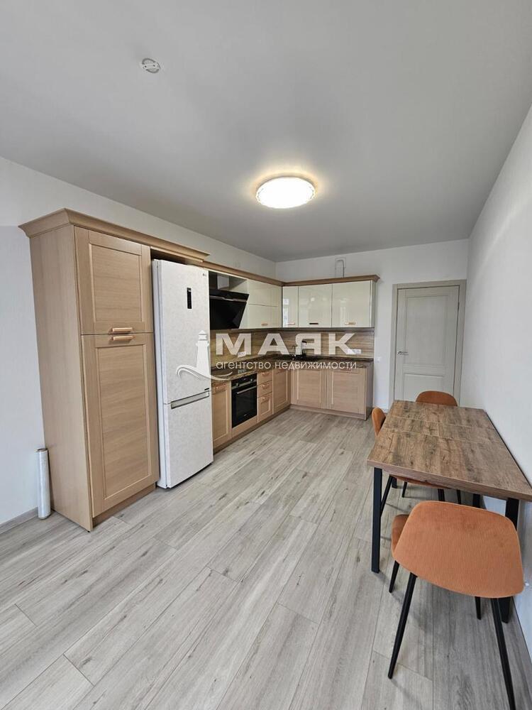 3-к. квартира 87.73 кв.м, 8/18