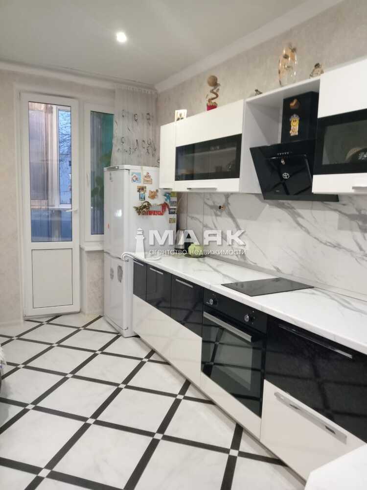 1-к. квартира 43 кв.м, 2/17