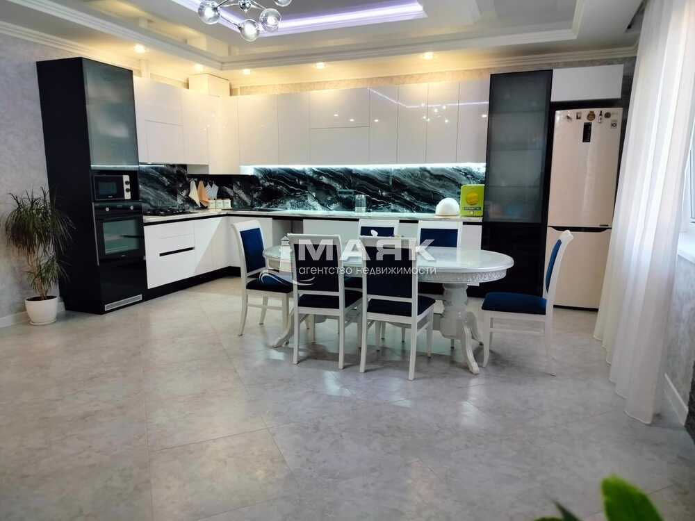 Дом 88.1 кв.м на участке 4.4 сот