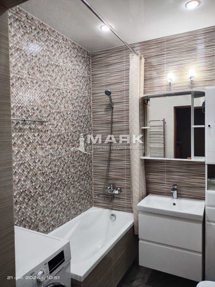 2-к. квартира 66 кв.м, 4/17