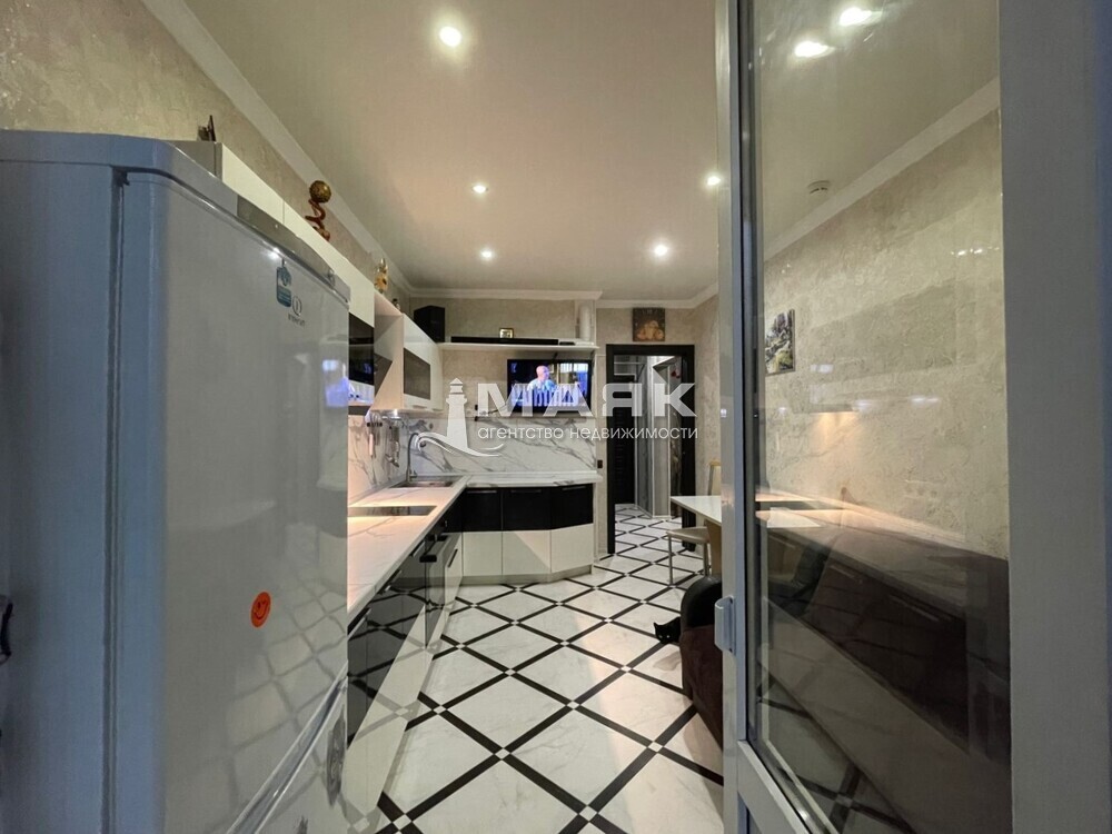 1-к. квартира 43 кв.м, 2/17