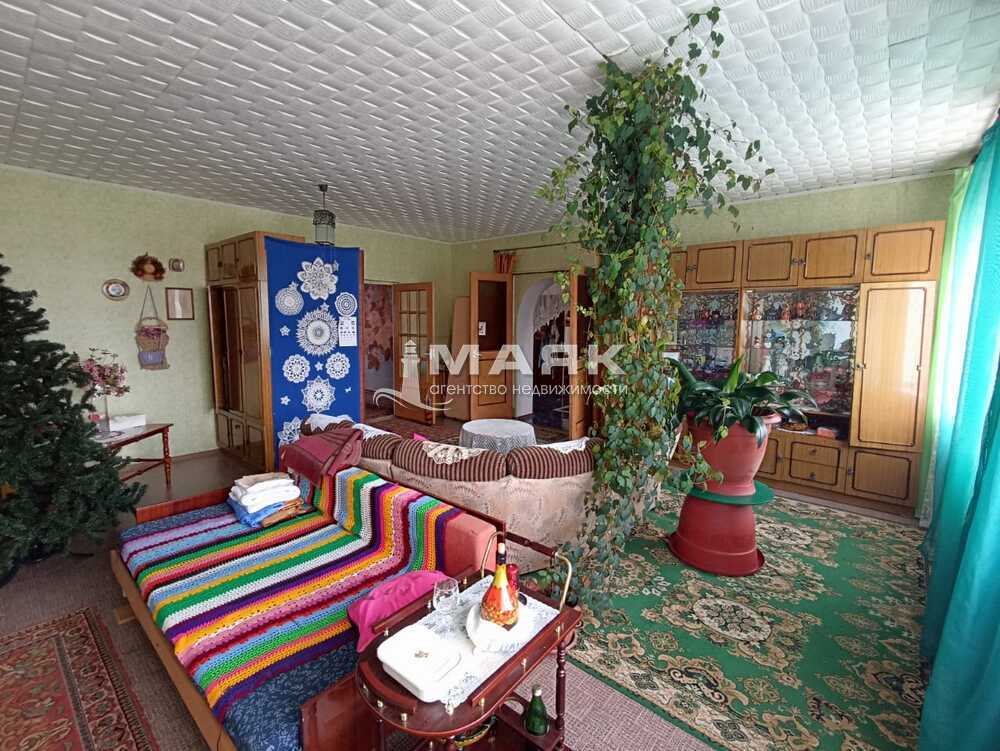 Дом 250 кв.м на участке 19 сот