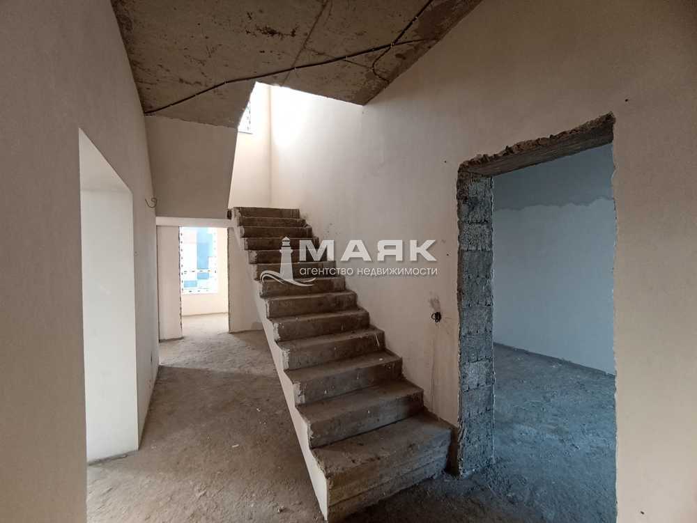 Дом 192 кв.м на участке 4.7 сот