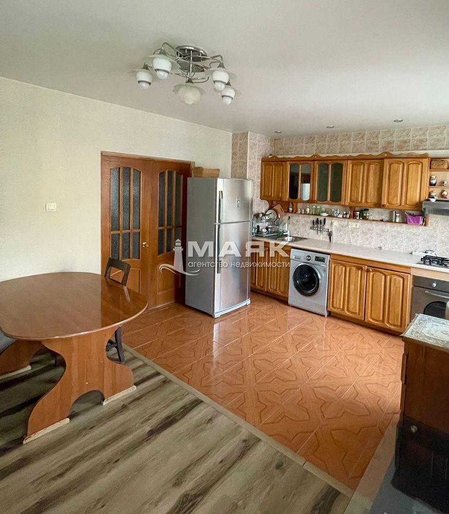 3-к. квартира 110.7 кв.м, 6/8