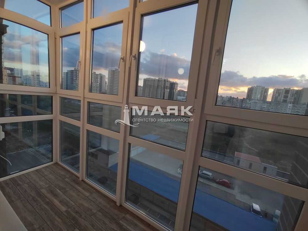 2-к. квартира 42 кв.м, 8/14