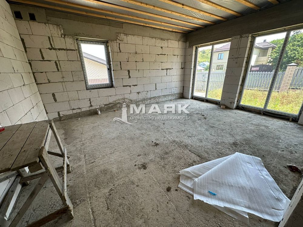 Дом 100 кв.м на участке 5 сот