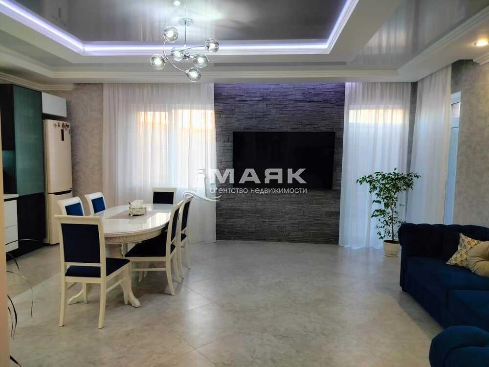 Дом 88.1 кв.м на участке 4.4 сот