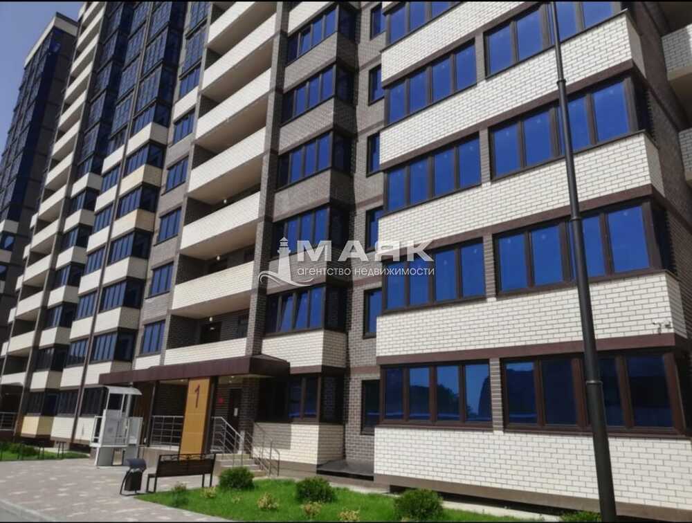 2-к. квартира 42 кв.м, 8/14