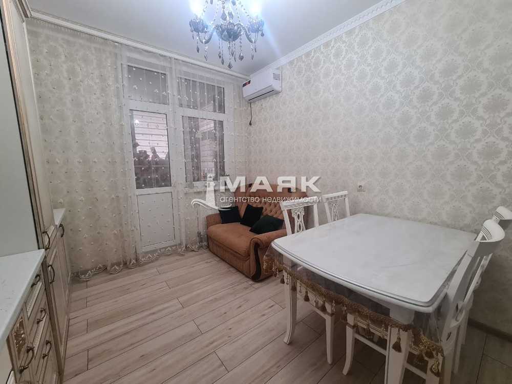 1-к. квартира 42.1 кв.м, 1/14