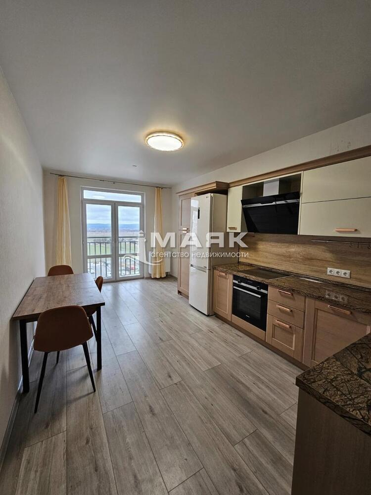 3-к. квартира 87.73 кв.м, 8/18