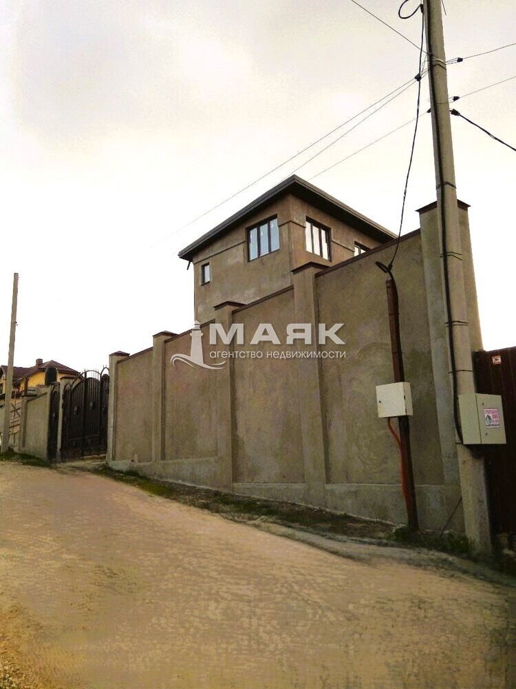 Дом 180 кв.м на участке 7.2 сот