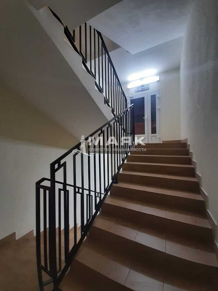 2-к. квартира 63 кв.м, 1/18