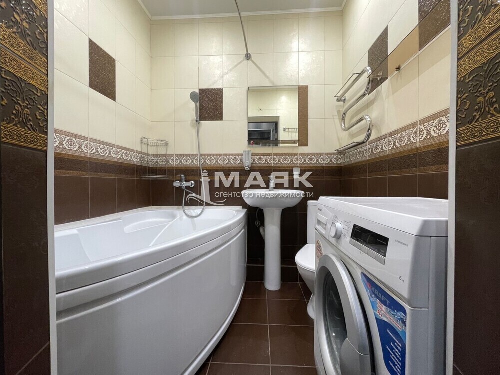 1-к. квартира 43 кв.м, 2/17