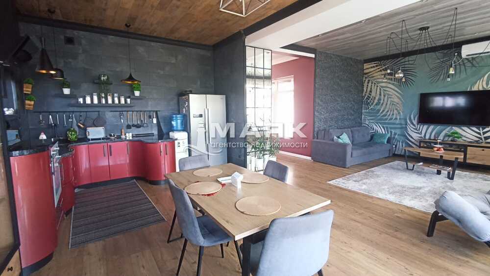 Дом 248 кв.м на участке 22 сот