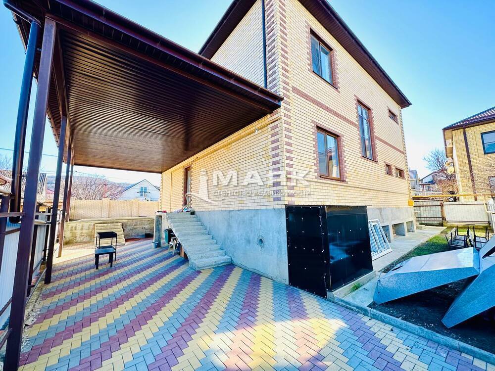 Дом 260 кв.м на участке 4 сот