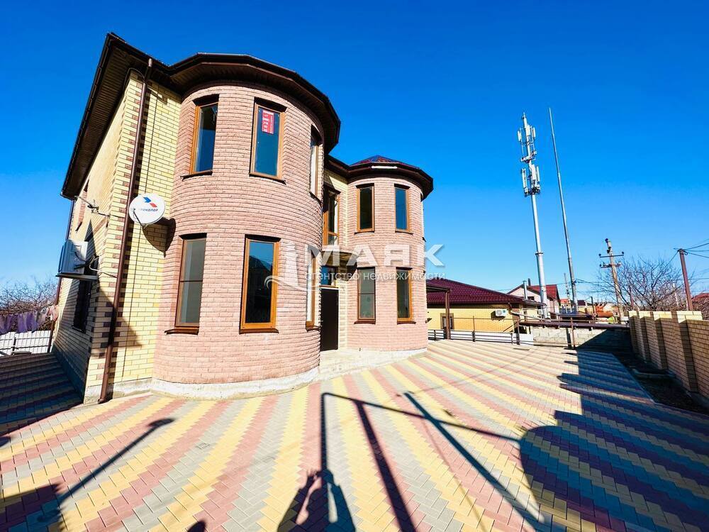 Дом 260 кв.м на участке 4 сот