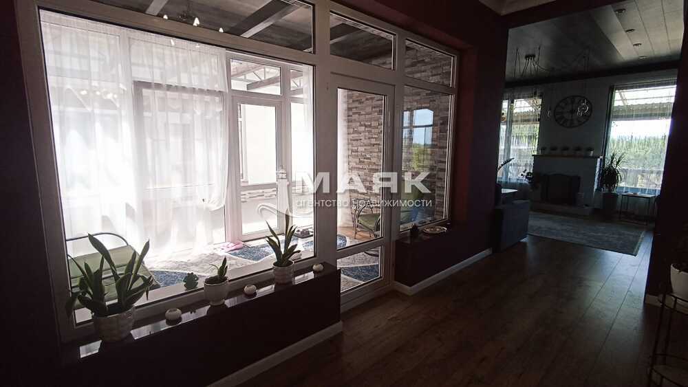 Дом 248 кв.м на участке 22 сот