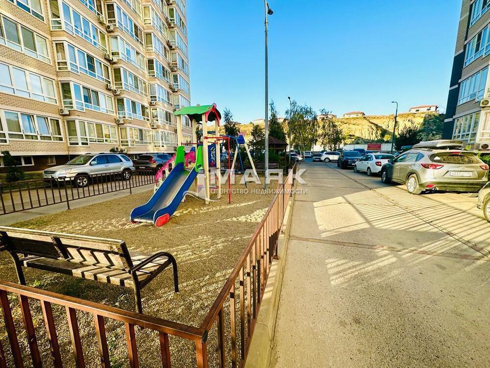 Студия 33.3 кв.м, 15/16