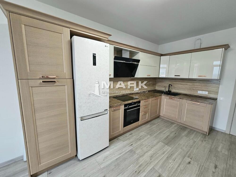 3-к. квартира 87.73 кв.м, 8/18