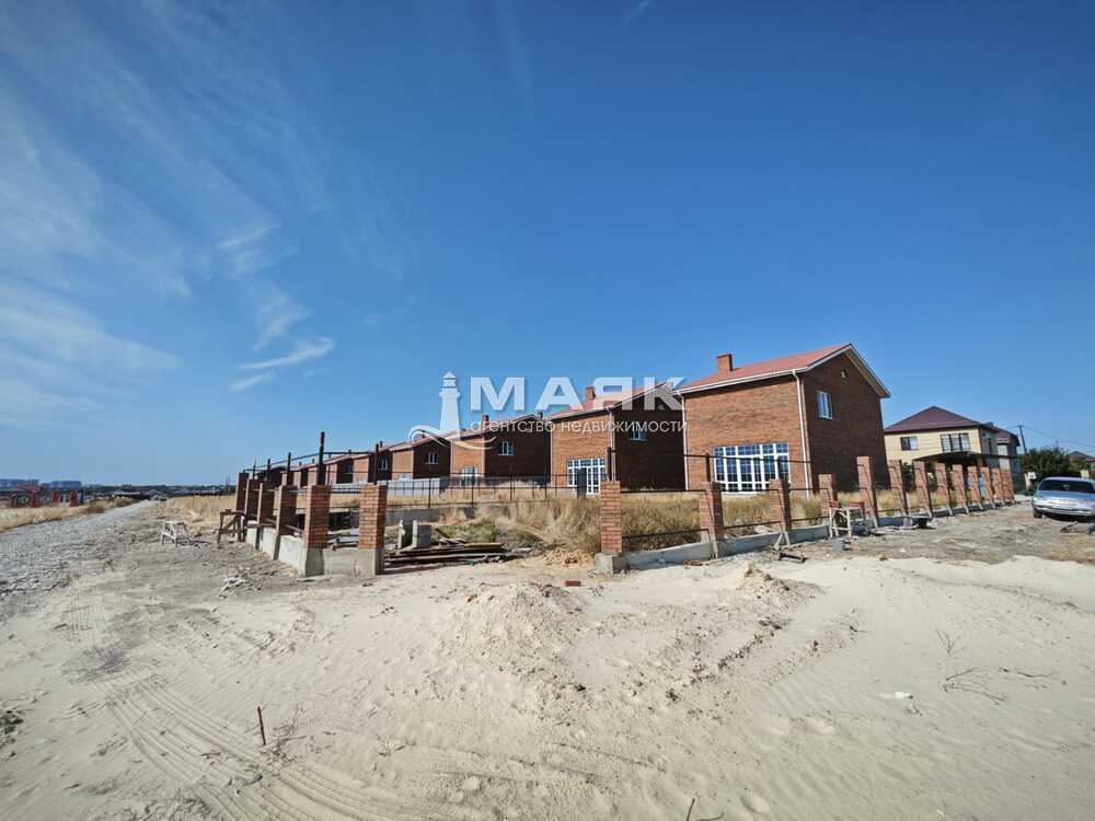 Участок 4.5 сот. (ИЖС)