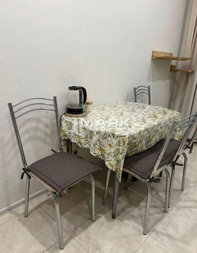 1-к. квартира 39 кв.м, 2/3