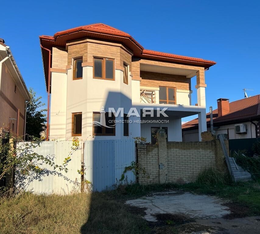 Дом 300 кв.м на участке 4 сот