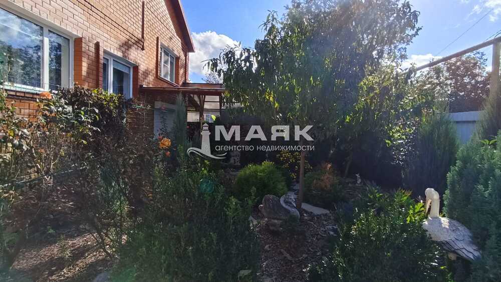 Дом 161.9 кв.м на участке 5 сот