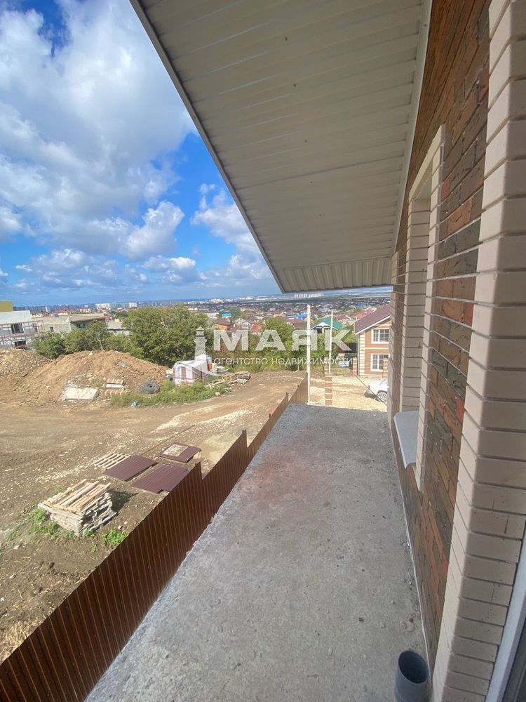 Дом 136 кв.м на участке 3 сот