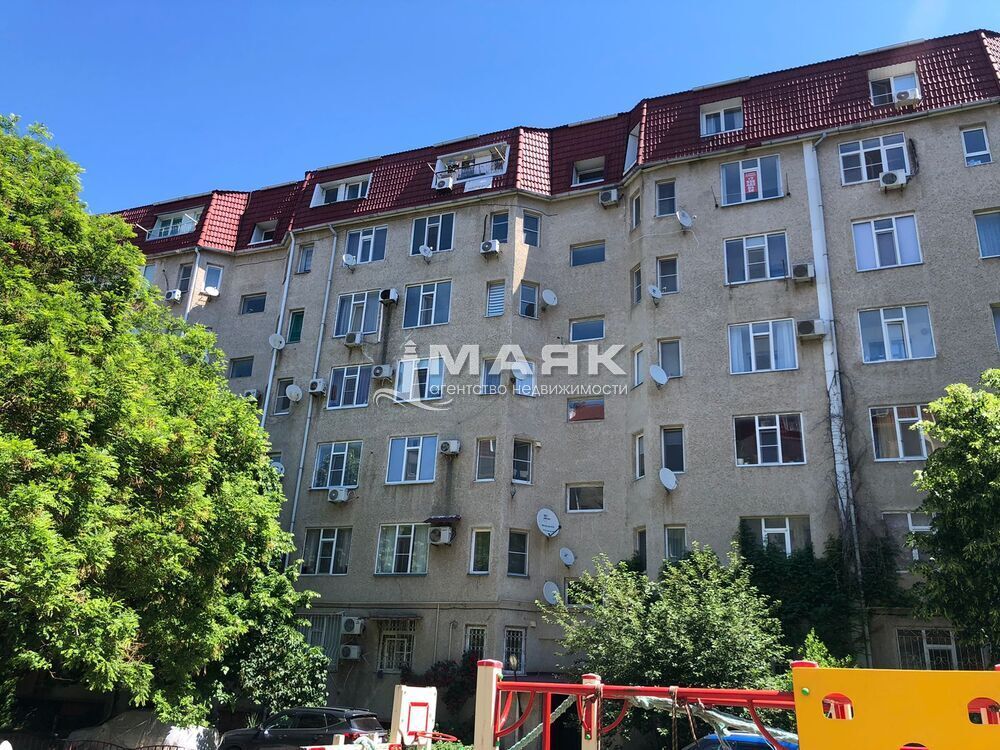1-к. квартира 43.7 кв.м, 4/8