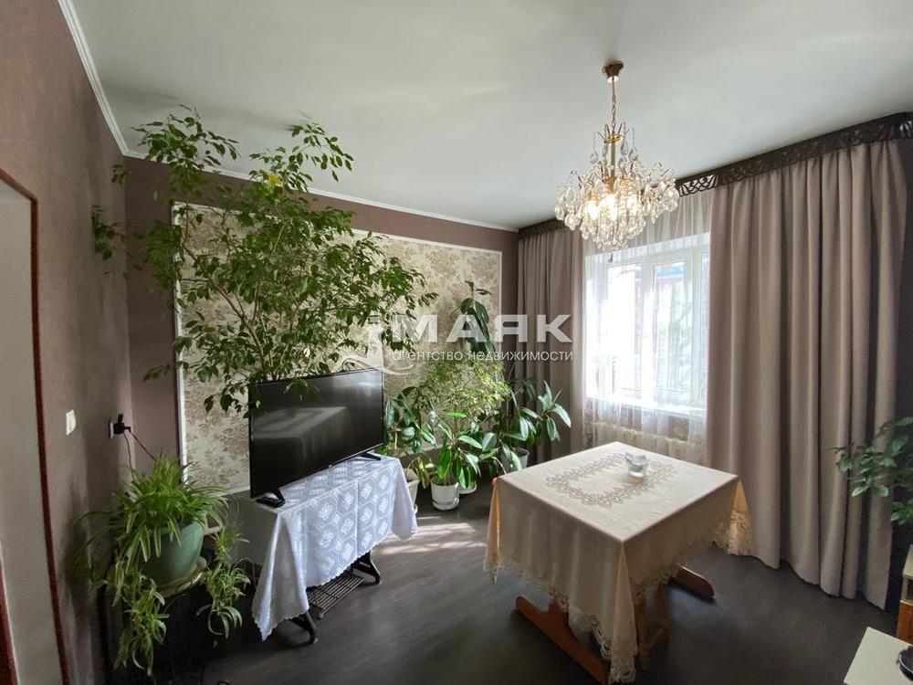 Дом 305.3 кв.м на участке 4 сот