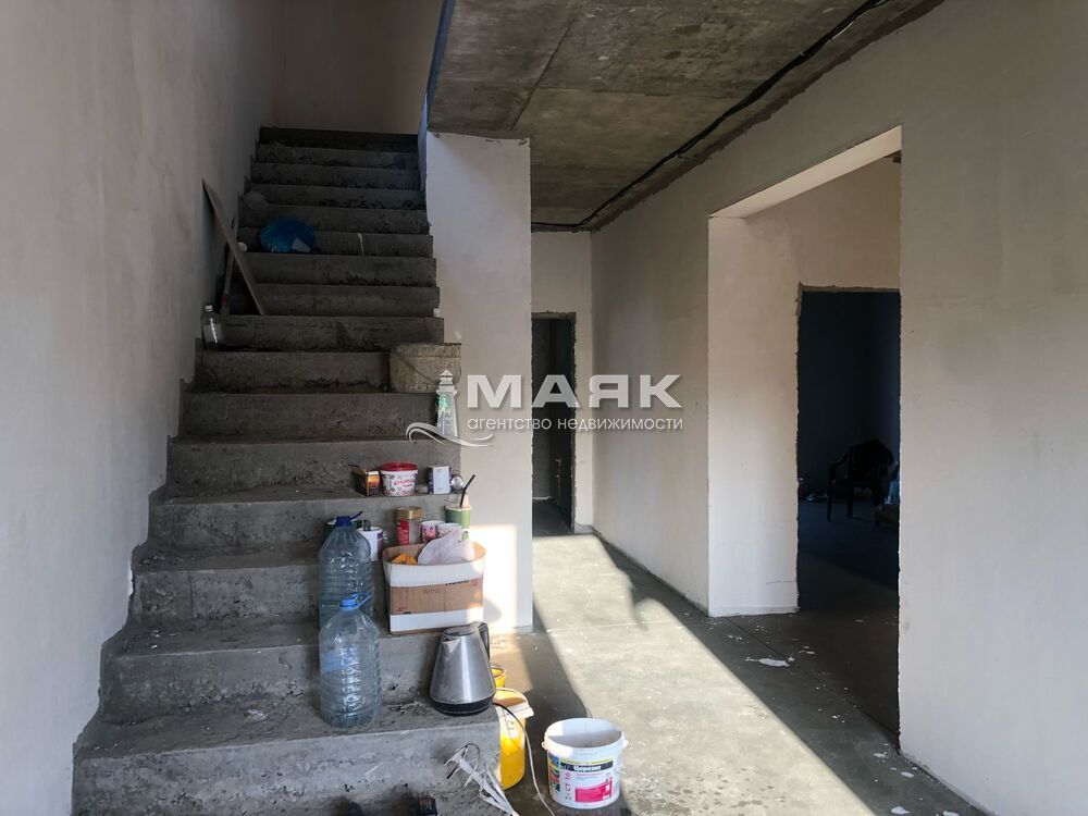 Дом 174 кв.м на участке 6 сот