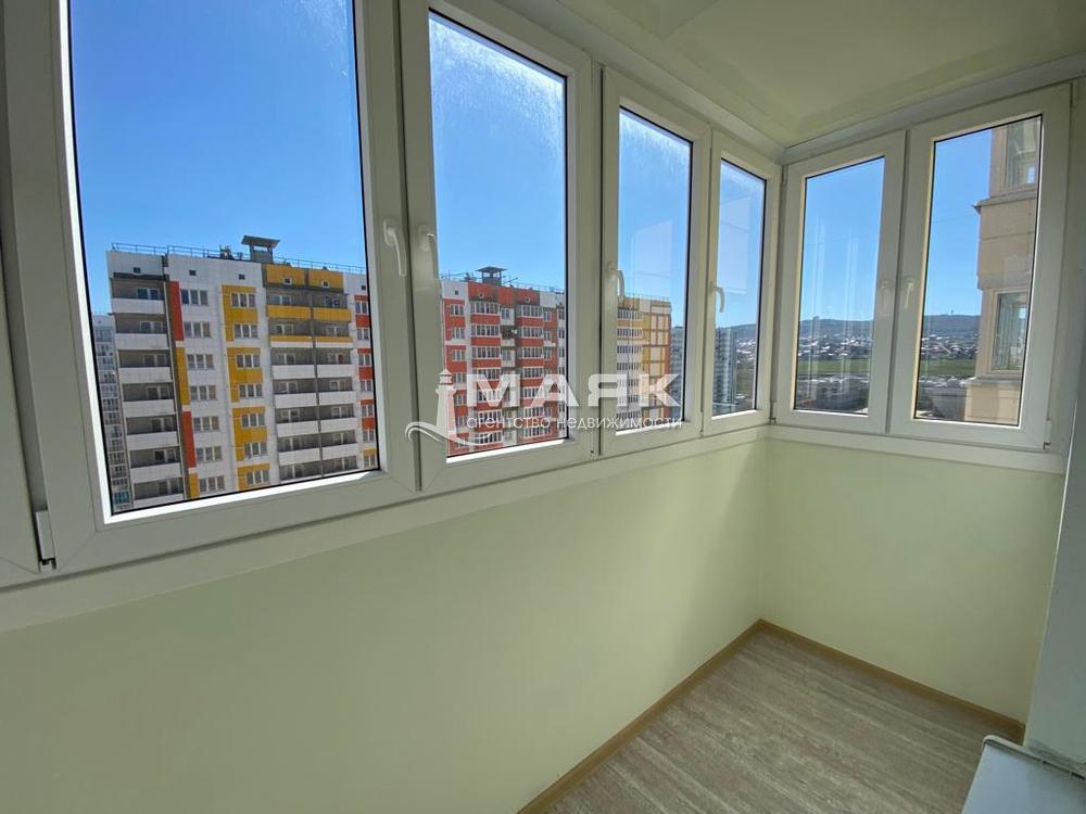 3-к. квартира 95.6 кв.м, 14/16