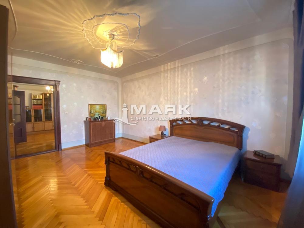 Дом 519 кв.м на участке 10 сот